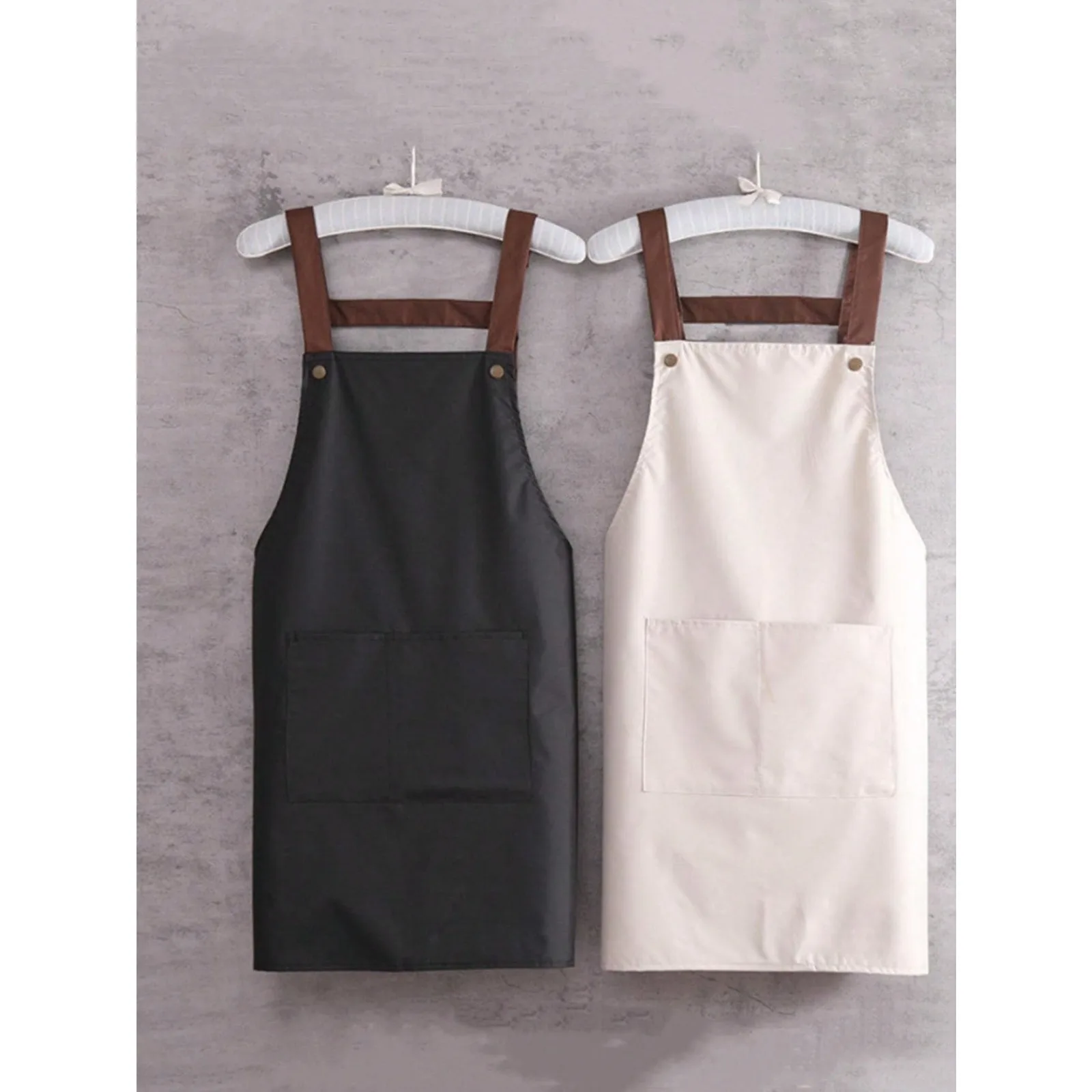 Black Apron, Minimalist & Practical Solid Color
Black Apron, Minimalist & Practical Solid Color