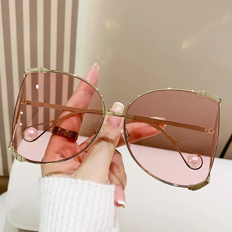 New Style Large Pearl Frame Women's Sunglasses Anti UV Inlaid Harajuku Wind Sunglasses Suitable for Various Facial Shapes
New Style Large Pearl Frame Women's Sunglasses Anti UV Inlaid Harajuku Wind Sunglasses Suitable for Various Facial Shapes