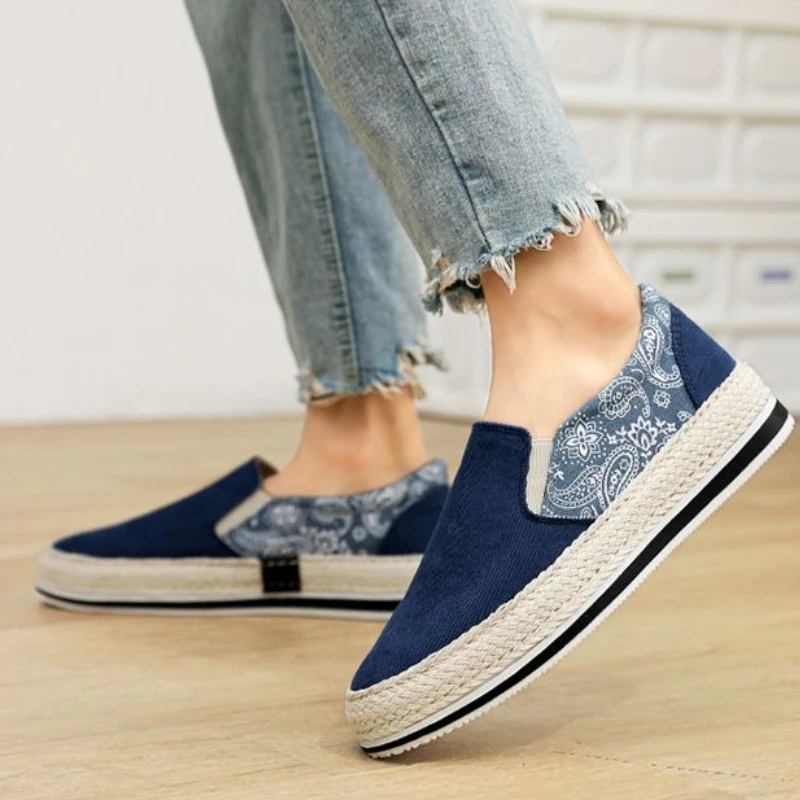 Летние кроссовки с принтом, низкие парусиновые синие мужские туфли, предложения по акции, модная трендовая обувь 2025 года, повседневная мужская обувь
Летние кроссовки с принтом, низкие парусиновые синие мужские туфли, предложения по акции, модная трендовая обувь 2025 года, повседневная мужская обувь