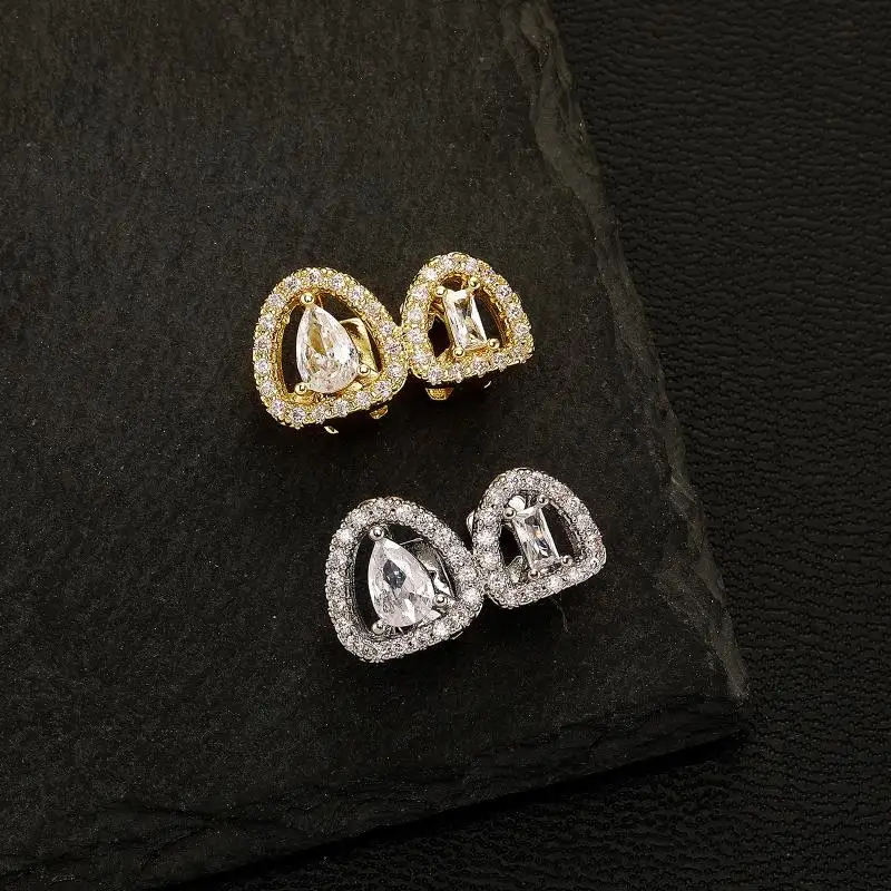 Hollow Teeth Grillz Braces Hip Hop Shiny Zircon Tooth Caps For Women Men Jewelry Dental Grills
Hollow Teeth Grillz Braces Hip Hop Shiny Zircon Tooth Caps For Women Men Jewelry Dental Grills