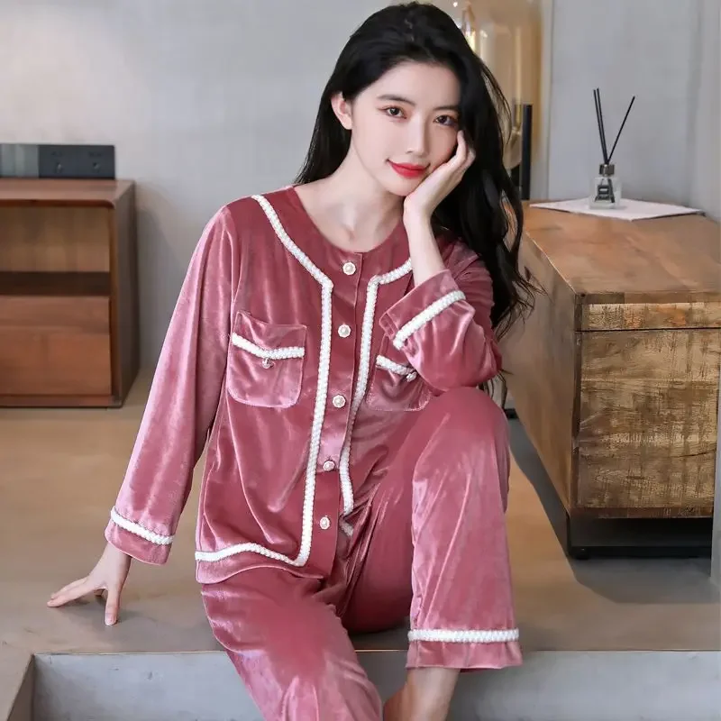 New Gold Velvet Pajamas Women's Long Sleeve Spring Autumn Light Fleece High-Grade Home Wear Suit Loose Female Sleepwear Set
New Gold Velvet Pajamas Women's Long Sleeve Spring Autumn Light Fleece High-Grade Home Wear Suit Loose Female Sleepwear Set