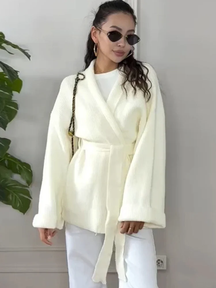 Casual V-neck Knitting Cardigan For Women Lacing Loose Solid Long Sleeve Coat Top Autumn 2025 New Female Knitwear Cardigan
Casual V-neck Knitting Cardigan For Women Lacing Loose Solid Long Sleeve Coat Top Autumn 2025 New Female Knitwear Cardigan
