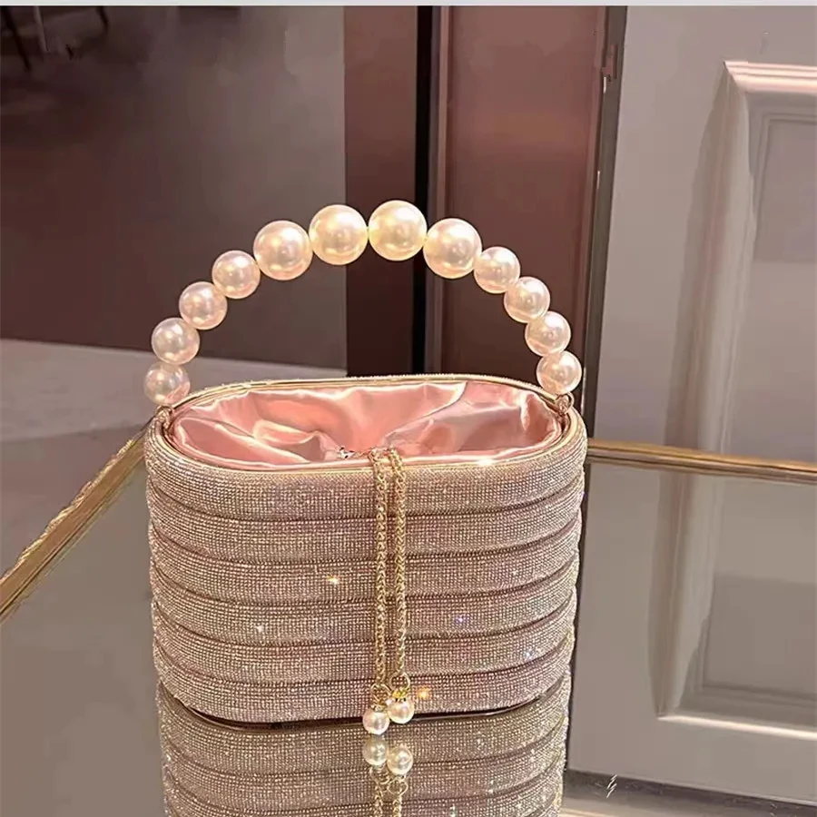 Metal rainbow color blocking, shiny and dull, diamond bird cage, vegetable basket, banquet water bucket, hand-held crossbody bag
Metal rainbow color blocking, shiny and dull, diamond bird cage, vegetable basket, banquet water bucket, hand-held crossbody bag