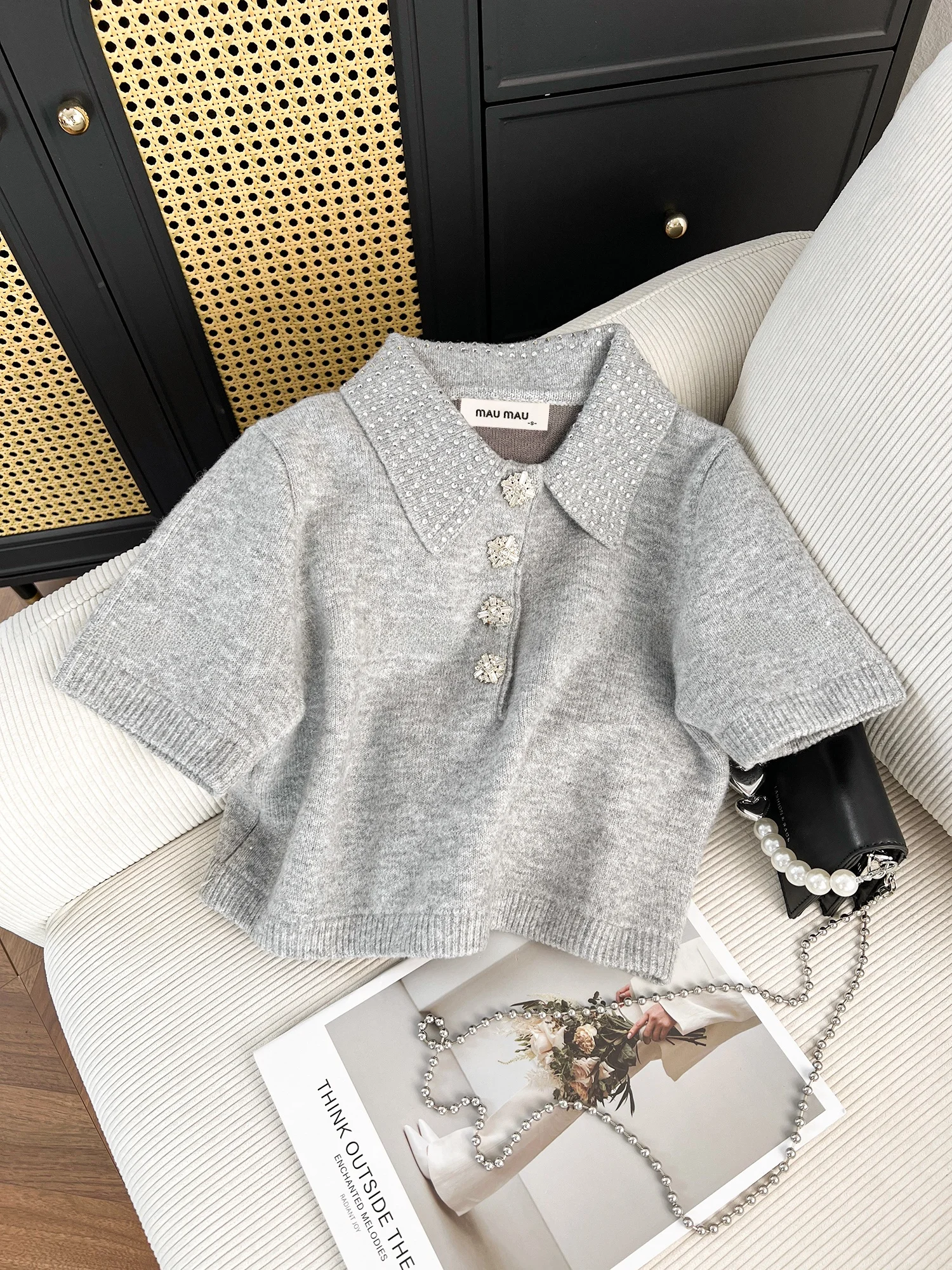 Корейский Sle Casual Faion Summer New Ele Versatile ort Diamond Embellied вязаный женский топ из полиэстера F...
Корейский Sle Casual Faion Summer New Ele Versatile ort Diamond Embellied вязаный женский топ из полиэстера F...