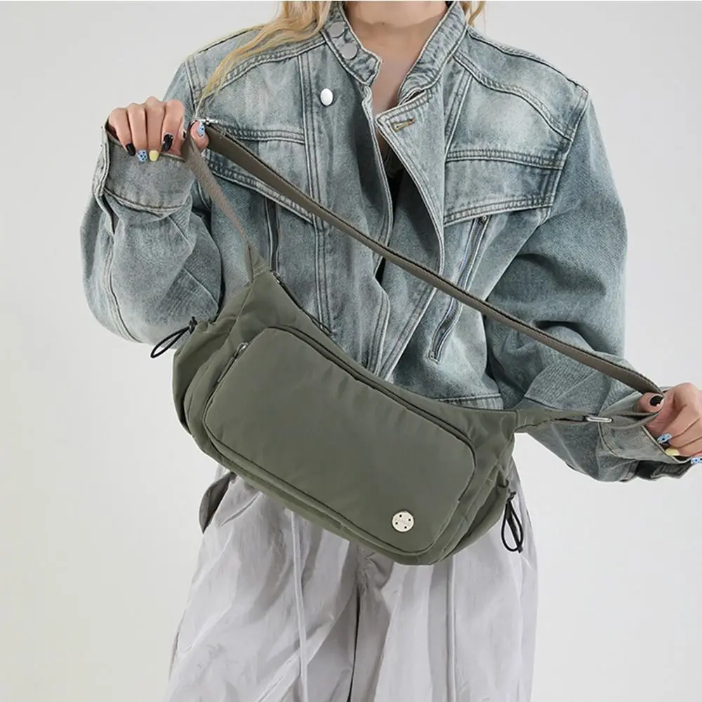 Trendy Casual Cross Body Bag Designer Simple Nylon Shoulder Bag Lightweight Multiple Pockets Commuting Sling Bag Female/Male
Trendy Casual Cross Body Bag Designer Simple Nylon Shoulder Bag Lightweight Multiple Pockets Commuting Sling Bag Female/Male