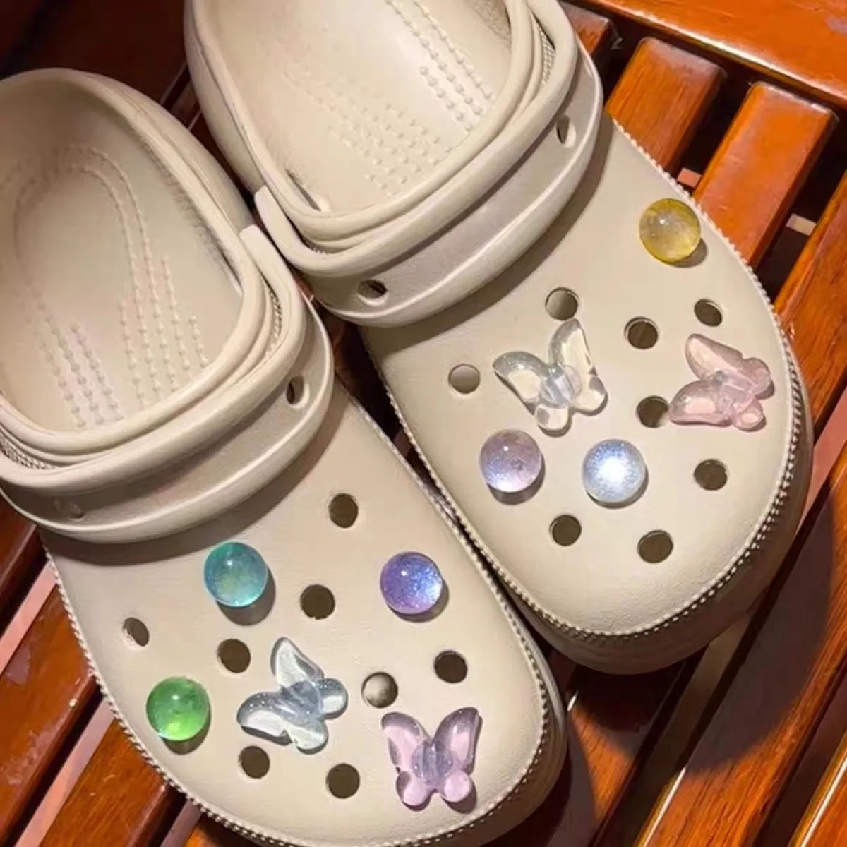 Iced cat eye butterfly Clogs charms 3D StereShoe Flower Decorative Buckles Detachable For Clogs Decoration
Iced cat eye butterfly Clogs charms 3D StereShoe Flower Decorative Buckles Detachable For Clogs Decoration