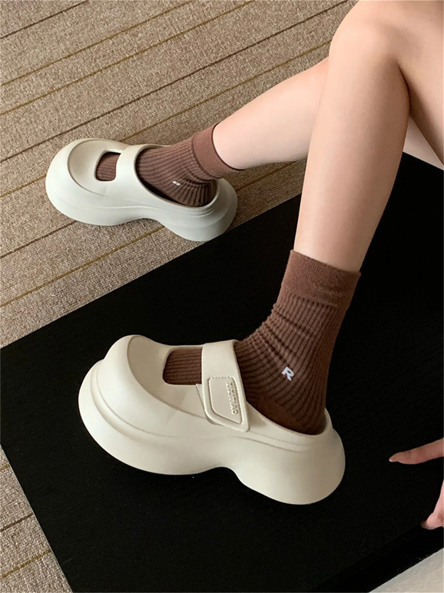 Korean Style Mary Jane Shoes Thick Bottom Slip-On Sandals Women's Summer Casual Fashion Clog Shoes Versatile Flat Sandals
Korean Style Mary Jane Shoes Thick Bottom Slip-On Sandals Women's Summer Casual Fashion Clog Shoes Versatile Flat Sandals