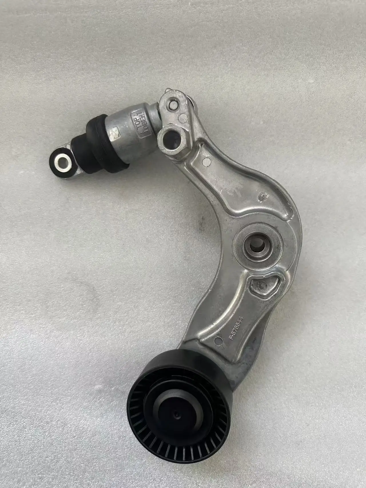 Belt Tensioner Assy 1722000170 For Ssangyong Korando C Korando II G20D
Belt Tensioner Assy 1722000170 For Ssangyong Korando C Korando II G20D