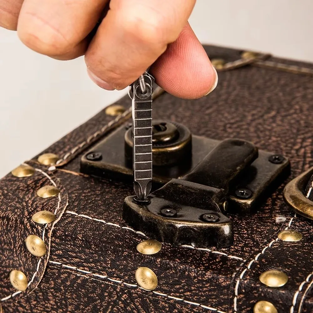 Durable Portable Tool Keychain 6 In 1 Mini Size Pocket Multitool Multifunctional Lightweight EDC Tools Utility Gadget
Durable Portable Tool Keychain 6 In 1 Mini Size Pocket Multitool Multifunctional Lightweight EDC Tools Utility Gadget