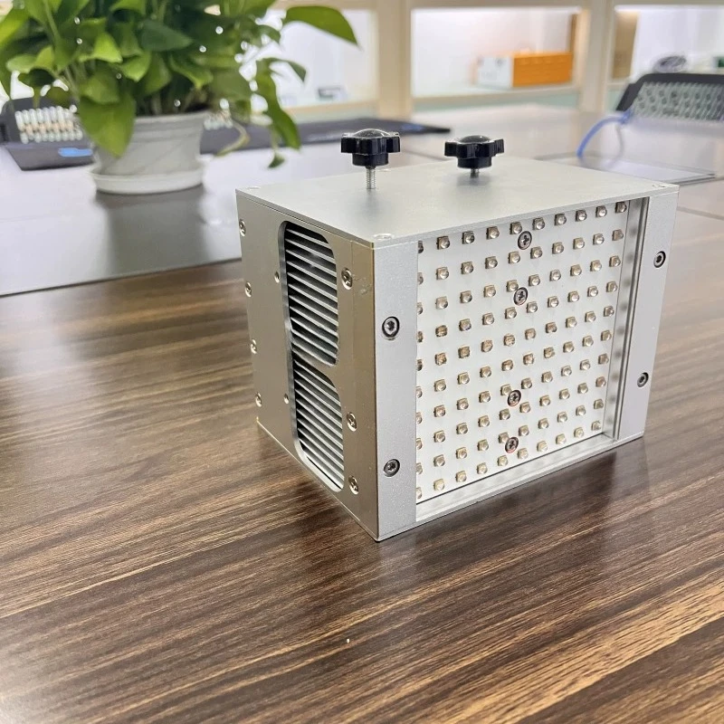 F100 * 100mm air-cooled curing lamp is suitable for curing oven conveyor belt UV glue
F100 * 100mm air-cooled curing lamp is suitable for curing oven conveyor belt UV glue