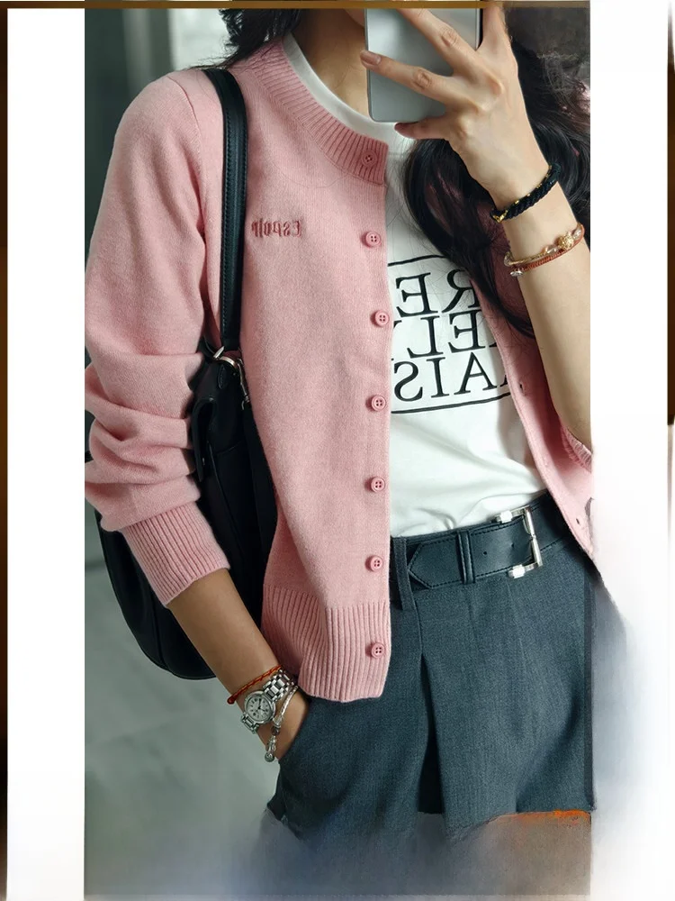 MeiYang Lazy Person's Long Sleeve round Neck Knitted Cardigan Embroidered Letter Design Commute Style Loose Fit Women's Sweater
MeiYang Lazy Person's Long Sleeve round Neck Knitted Cardigan Embroidered Letter Design Commute Style Loose Fit Women's Sweater