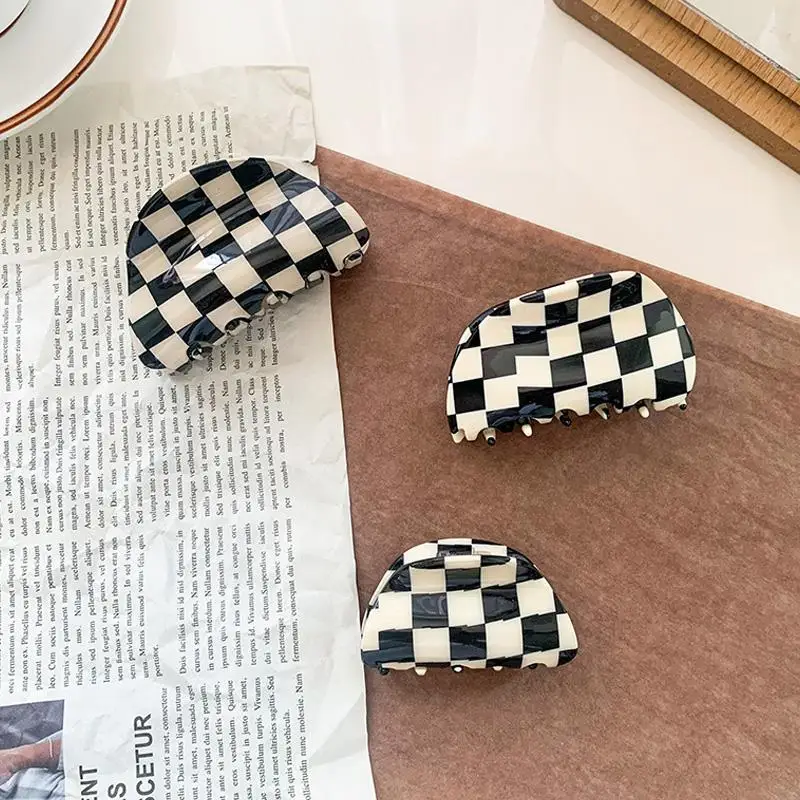 Черно-белая заколка для волос с геометрическим рисунком, заколка для волос в форме бабочки, женские аксессуары, черно-белая мозаичная сетка, заколки для волос в клетку
Черно-белая заколка для волос с геометрическим рисунком, заколка для волос в форме бабочки, женские аксессуары, черно-белая мозаичная сетка, заколки для волос в клетку