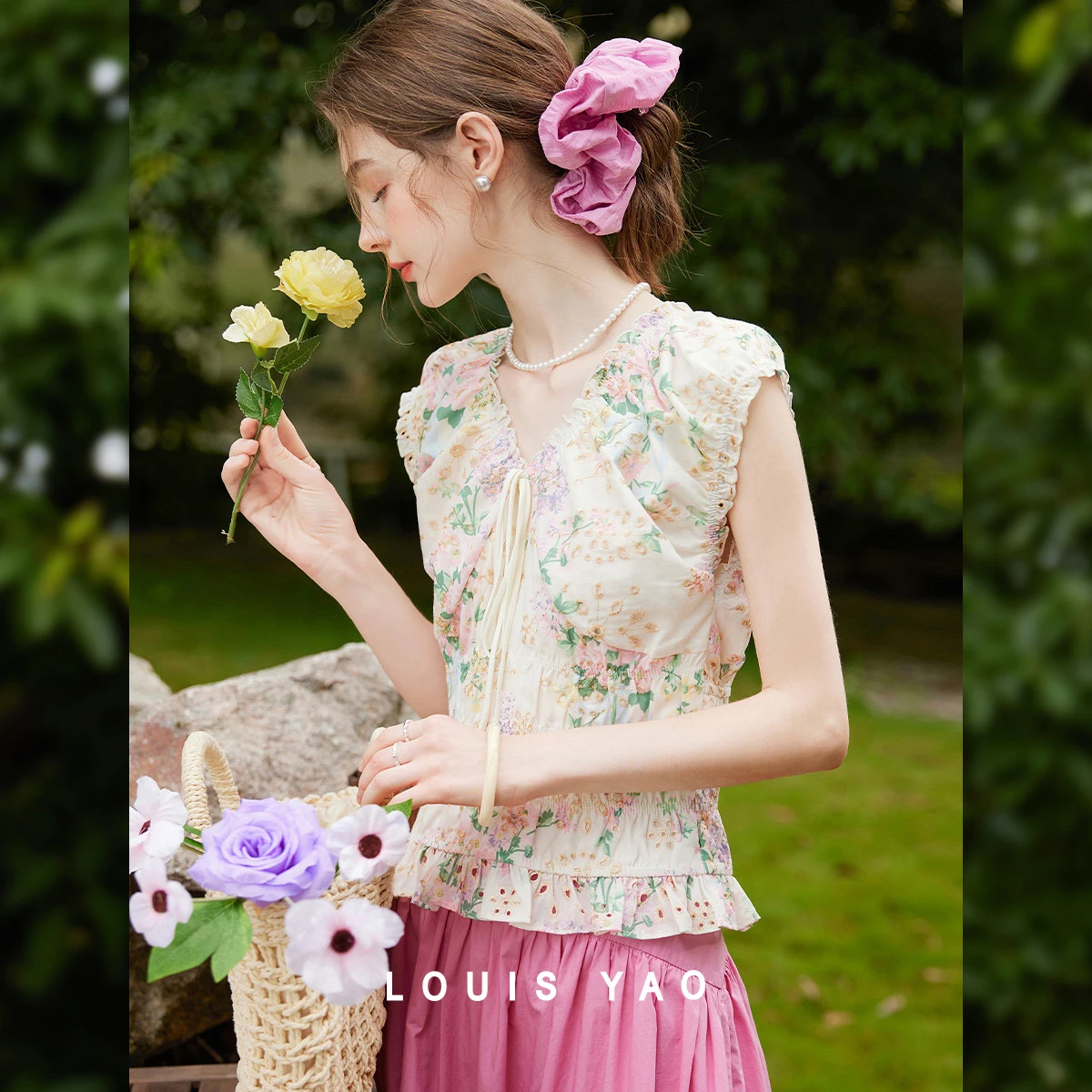 LOUIS YAO Hollow Out Embroidered Short Sleeve Blouses 2026 Summer Elegant Tie V-Neck Waist Shirred Woven Short Sleeve Top
LOUIS YAO Hollow Out Embroidered Short Sleeve Blouses 2026 Summer Elegant Tie V-Neck Waist Shirred Woven Short Sleeve Top