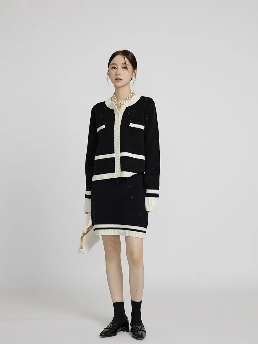 Элегантный шерстяной костюм класса люкс для женщин от Yum Star, осень 2023
Элегантный шерстяной костюм класса люкс для женщин от Yum Star, осень 2023