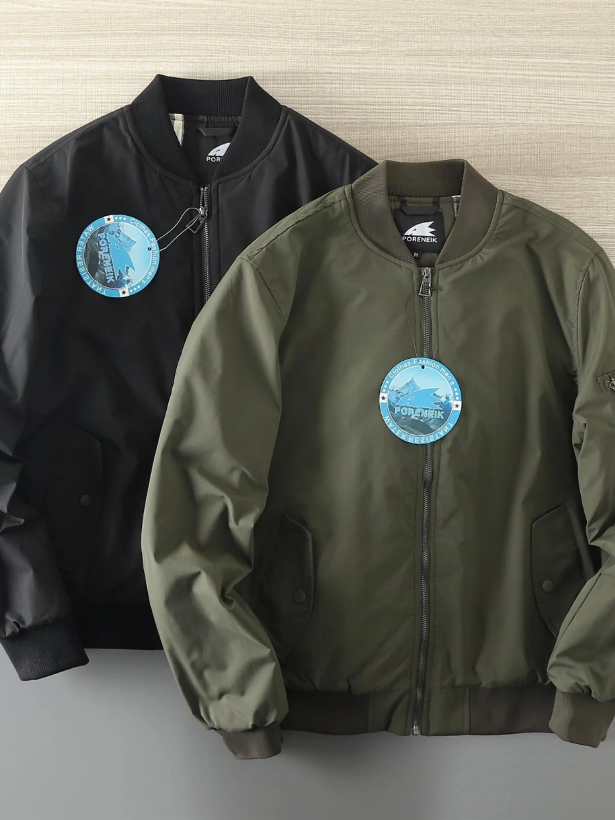 Thiened Cotton Jaet for Men Winter Warm Windproof Water Repellent Baseball Collar Pilot Cotton Coat Outerwear Youth Faion
Thiened Cotton Jaet for Men Winter Warm Windproof Water Repellent Baseball Collar Pilot Cotton Coat Outerwear Youth Faion