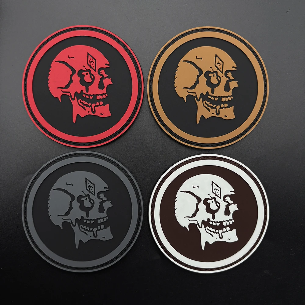 Наклейка-значок из ПВХ с рисунком черепа, с эффектом светящегося в темноте, имеет крючок на спине, подходит для украшения сумок, рюкзаков, жилетов и одежды, вышитая наклейка-нашивка, мягкая резина
Наклейка-значок из ПВХ с рисунком черепа, с эффектом светящегося в темноте, имеет крючок на спине, подходит для украшения сумок, рюкзаков, жилетов и одежды, вышитая наклейка-нашивка, мягкая резина