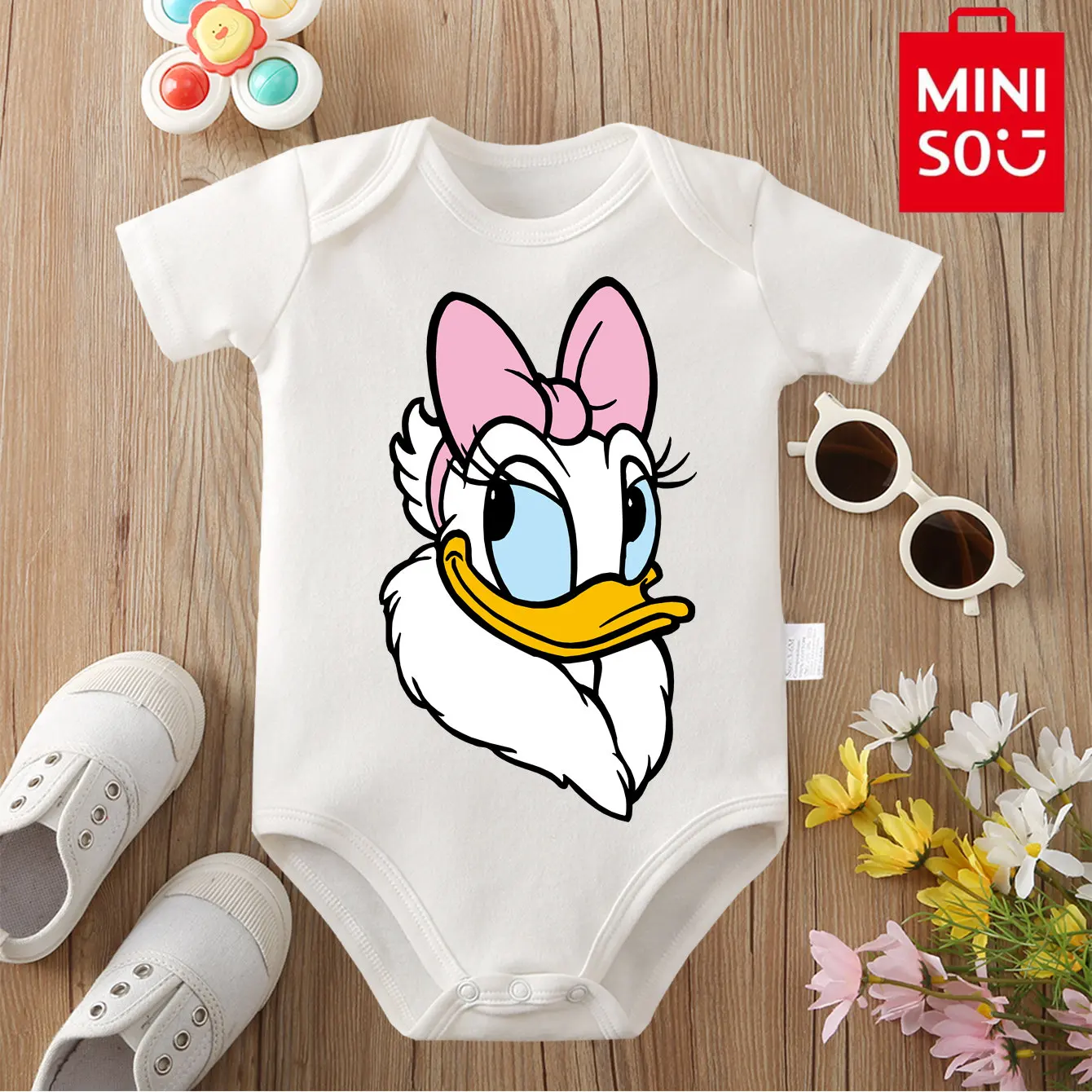 MINISO Боди из 100% хлопка с изображением Дейзи и утки, мягкая детская одежда, лучший подарок для ребенка, комбинезон-комбинезон для детей от 0 до 12 месяцев, милый новорожденный
MINISO Боди из 100% хлопка с изображением Дейзи и утки, мягкая детская одежда, лучший подарок для ребенка, комбинезон-комбинезон для детей от 0 до 12 месяцев, милый новорожденный