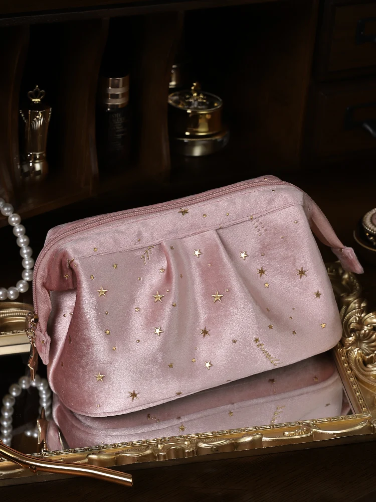 Portable Small Size Women's Makeup Bag Cosmetic Storage Organizer Fashionable Retro Style Handbag Shape Compact Design
Portable Small Size Women's Makeup Bag Cosmetic Storage Organizer Fashionable Retro Style Handbag Shape Compact Design