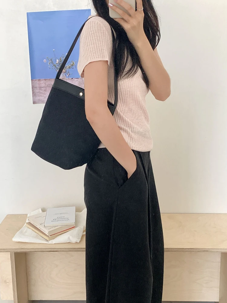 2025 New Dongda Gate Faion Simple Casual Large Capaci Versatile Daily Commuting Single oulder Underarm Buet Bag
2025 New Dongda Gate Faion Simple Casual Large Capaci Versatile Daily Commuting Single oulder Underarm Buet Bag