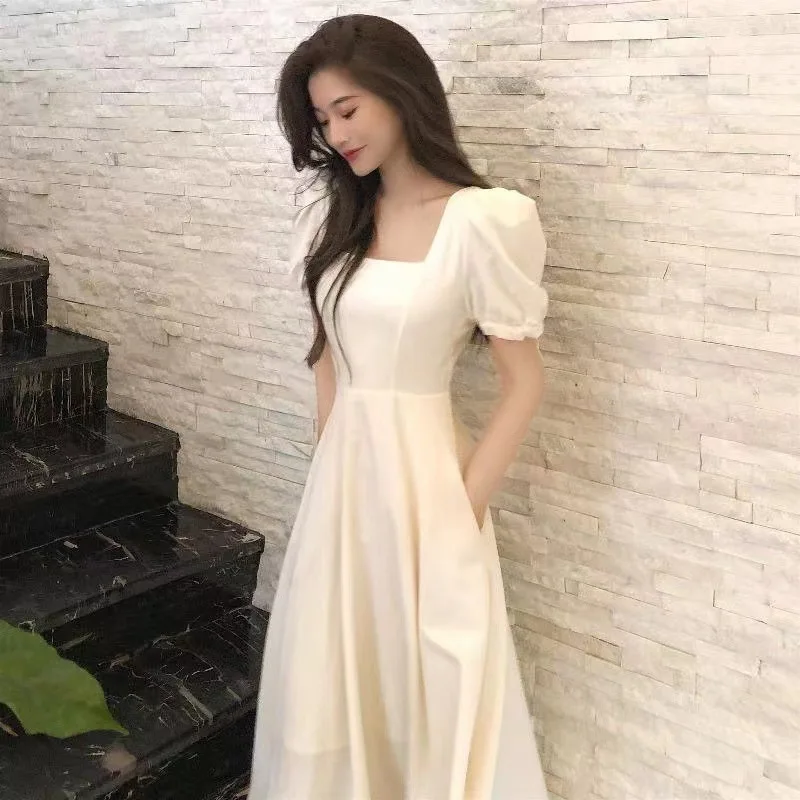 Gentle French Retro Hepburn Style Dress Slimming High Temperament Waist-Controlled Square Collar Puff Sleeve Dress Women Sum
Gentle French Retro Hepburn Style Dress Slimming High Temperament Waist-Controlled Square Collar Puff Sleeve Dress Women Sum