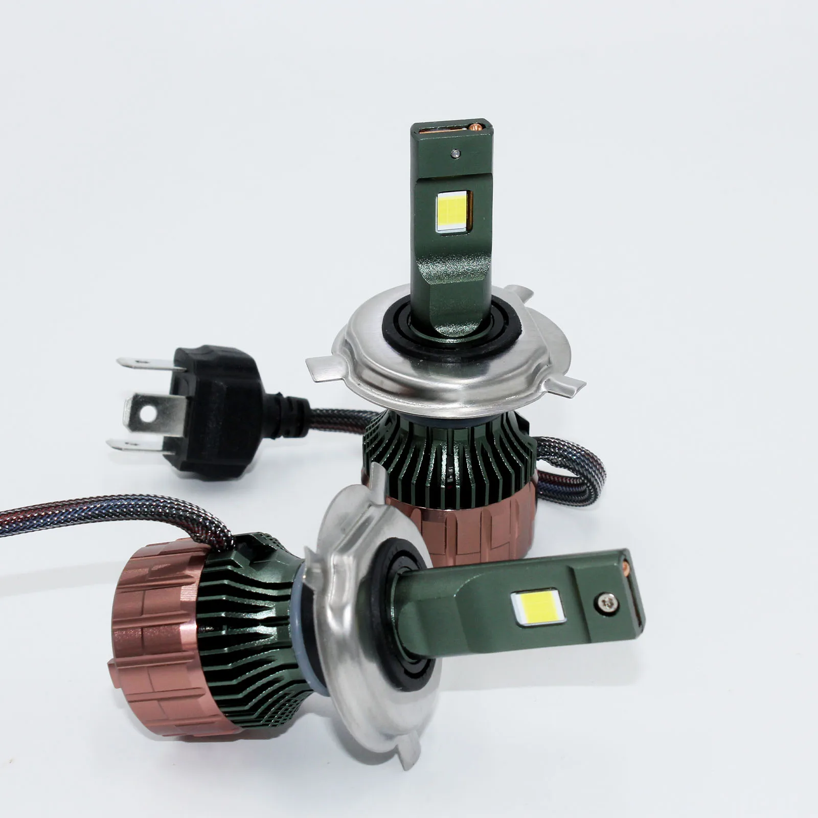 160W H4 Светодиодная лампа для фар Супер яркая 12V 16000LM 6500K Can bus CSP Противотуманные фары дальнего и ближнего света Водонепроницаемый белый алюминий
160W H4 Светодиодная лампа для фар Супер яркая 12V 16000LM 6500K Can bus CSP Противотуманные фары дальнего и ближнего света Водонепроницаемый белый алюминий