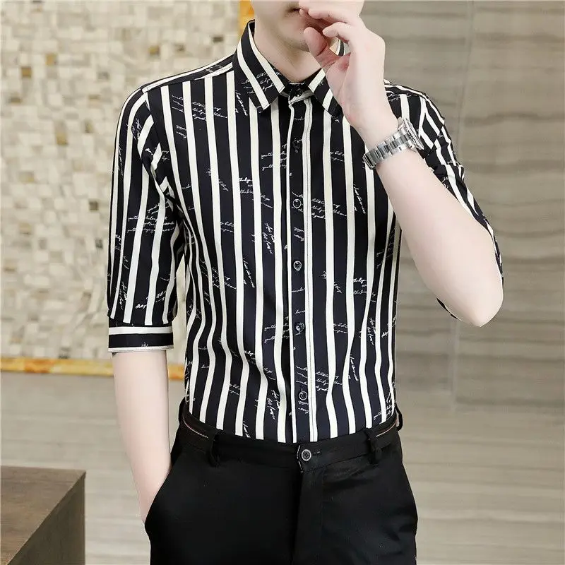 Men's Business Casual Short Sleeve Shirt Summer Slim Fit Striped Wrinkle Free Top
Men's Business Casual Short Sleeve Shirt Summer Slim Fit Striped Wrinkle Free Top