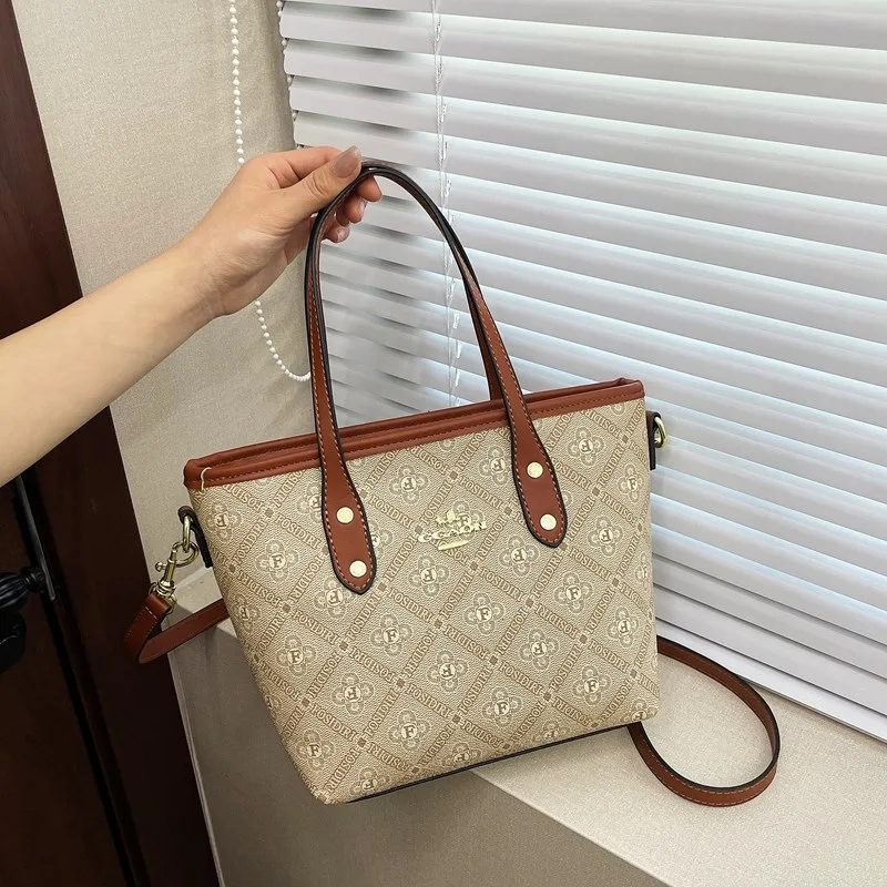 2025 New Minimalist and Fashionable Handbag, Retro Large-capacity Letter Printed Women's Single-shoulder Bag, Crossbody Bag
2025 New Minimalist and Fashionable Handbag, Retro Large-capacity Letter Printed Women's Single-shoulder Bag, Crossbody Bag