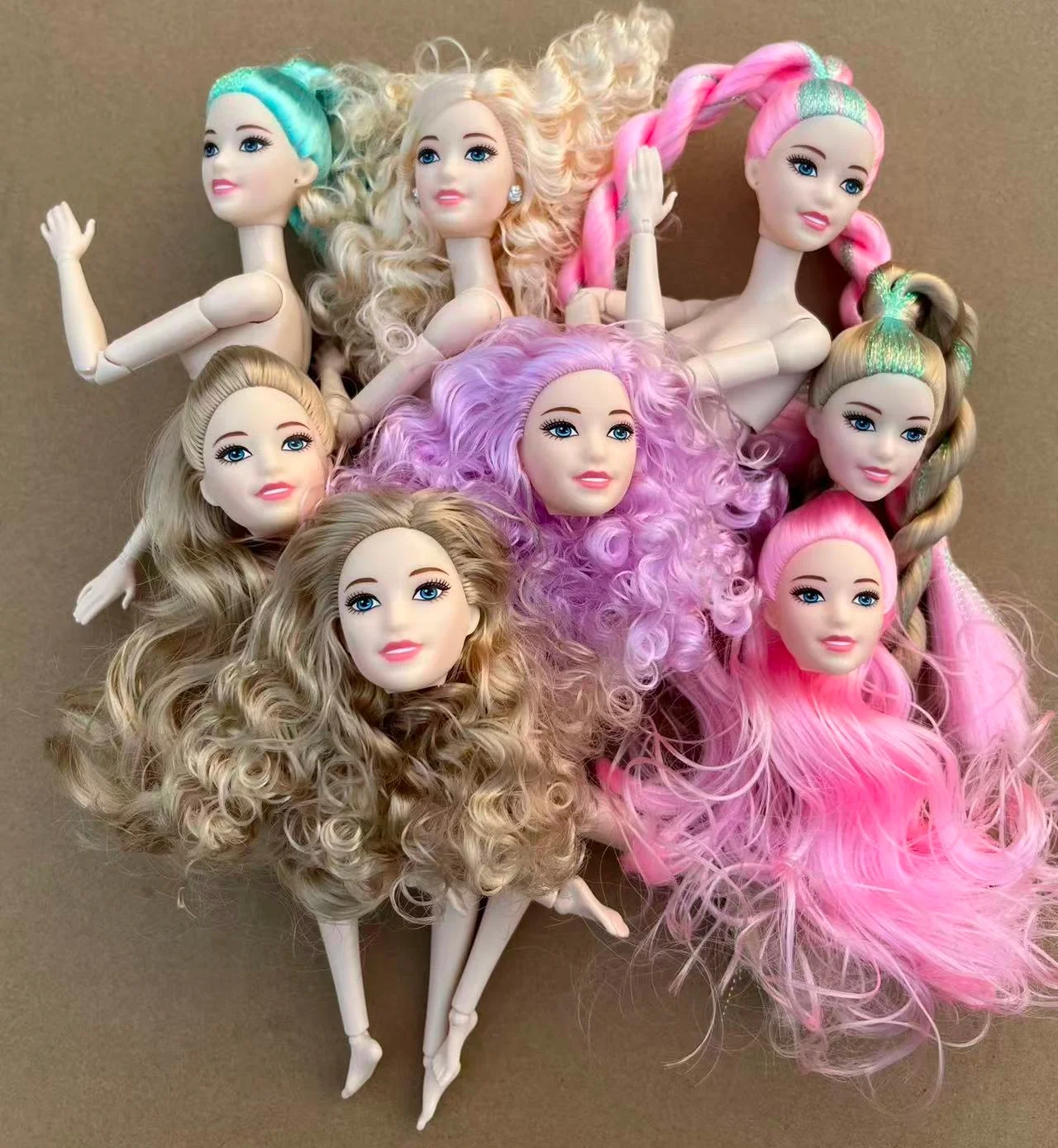 1/6 Scale Super White Doll Heads - Collectible Toy Gifts with Sweet Smile Face And Yoga Slim Doll Body for Figurine Enthusiasts
1/6 Scale Super White Doll Heads - Collectible Toy Gifts with Sweet Smile Face And Yoga Slim Doll Body for Figurine Enthusiasts