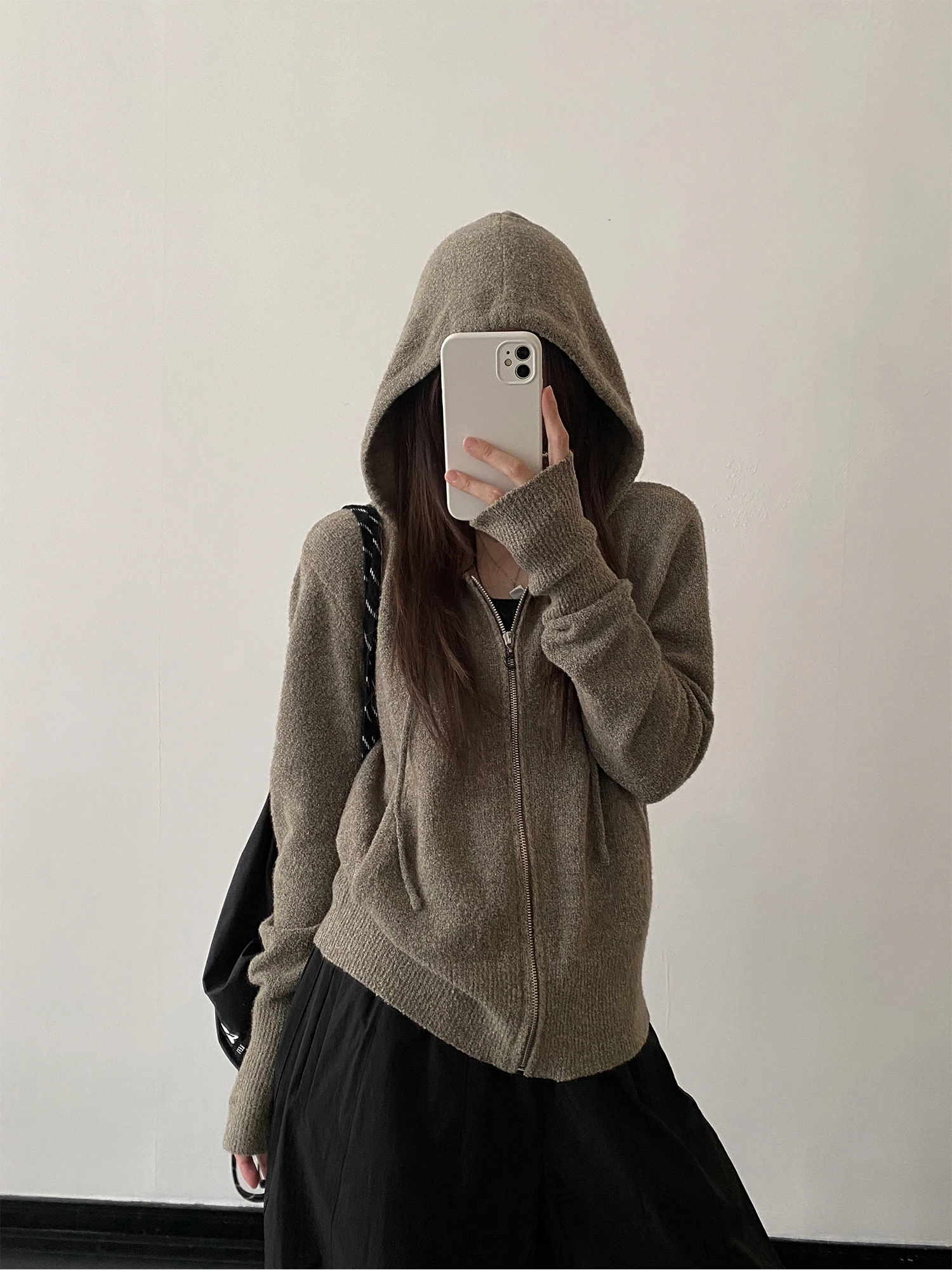 SunYeo классический базовый вязаный кардиган на молнии женский легкий мягкий длинный све с капюшоном с открытой передней частью осенняя верхняя одежда
SunYeo классический базовый вязаный кардиган на молнии женский легкий мягкий длинный све с капюшоном с открытой передней частью осенняя верхняя одежда