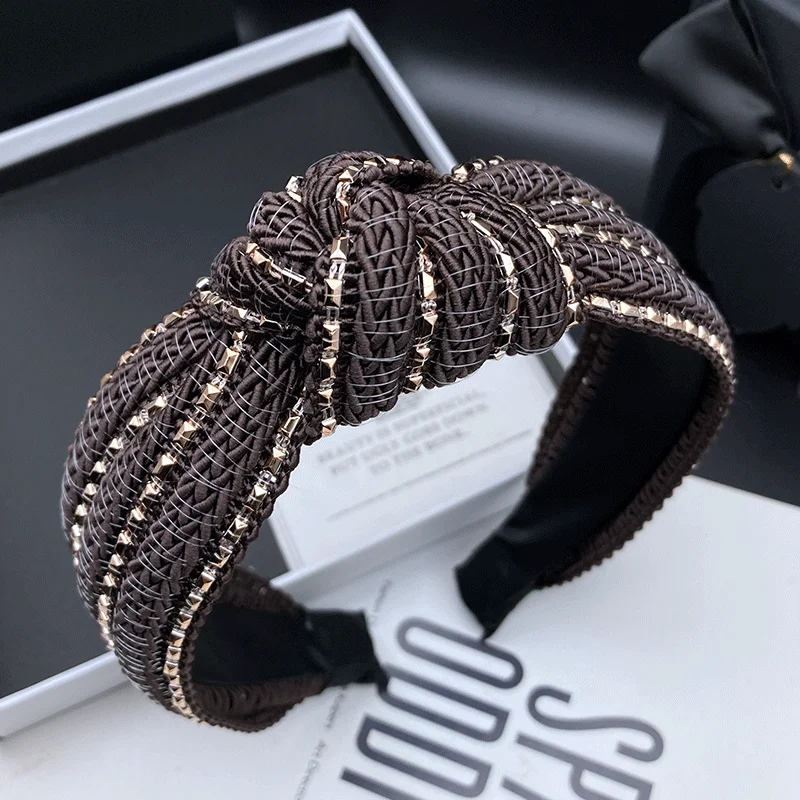 Retro fashion new hair clip, women's high skull top, adult headwear, wide edge, pressed hair, face wash headband
Retro fashion new hair clip, women's high skull top, adult headwear, wide edge, pressed hair, face wash headband