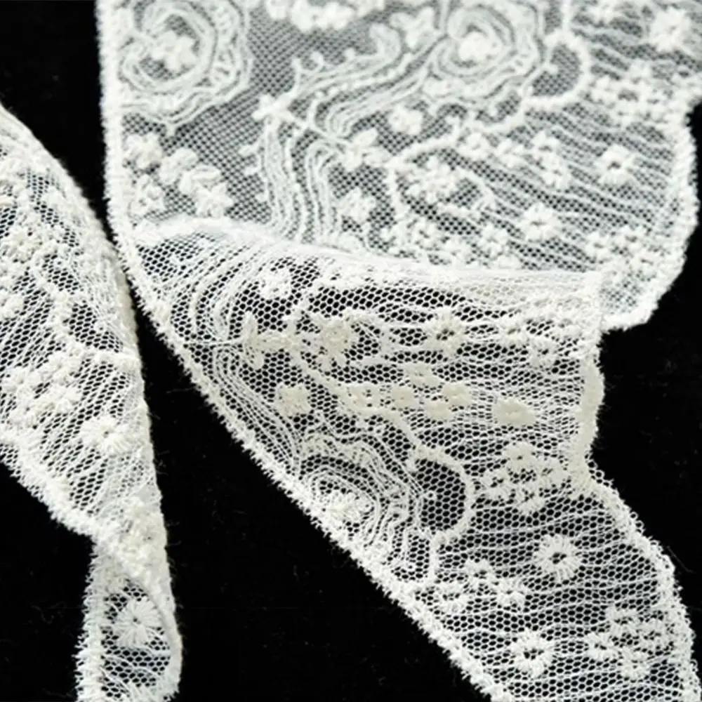 Casual Flower Embroidery Lace Flower Hair Scarf Thin Chic Style Bandanas for Women Bohemian Cute Skirt Extender
Casual Flower Embroidery Lace Flower Hair Scarf Thin Chic Style Bandanas for Women Bohemian Cute Skirt Extender