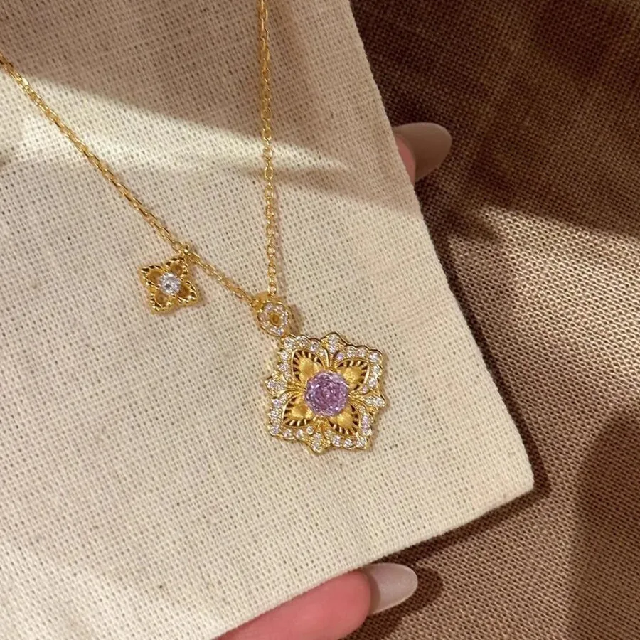 Brushed Buccellati Style Four Leaf Clover Purple Diamond Necklace Women Vintage Light Luxury Choker
Brushed Buccellati Style Four Leaf Clover Purple Diamond Necklace Women Vintage Light Luxury Choker