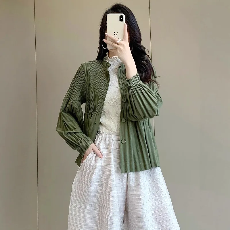 Miyake Pleated Jacket Plisse Solid Color 2026 Spring New Loose Short Versatile High-end Commuter Pleats Top Women Fold Clothing
Miyake Pleated Jacket Plisse Solid Color 2026 Spring New Loose Short Versatile High-end Commuter Pleats Top Women Fold Clothing