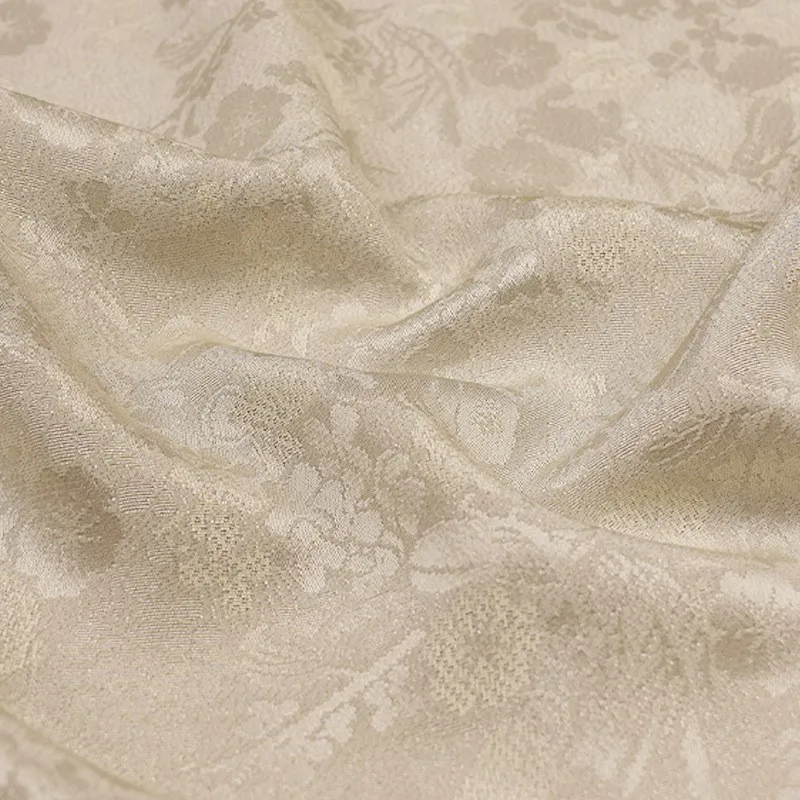 New Chinese-style Hanfu cheongsam and armor fabric made of silk
New Chinese-style Hanfu cheongsam and armor fabric made of silk