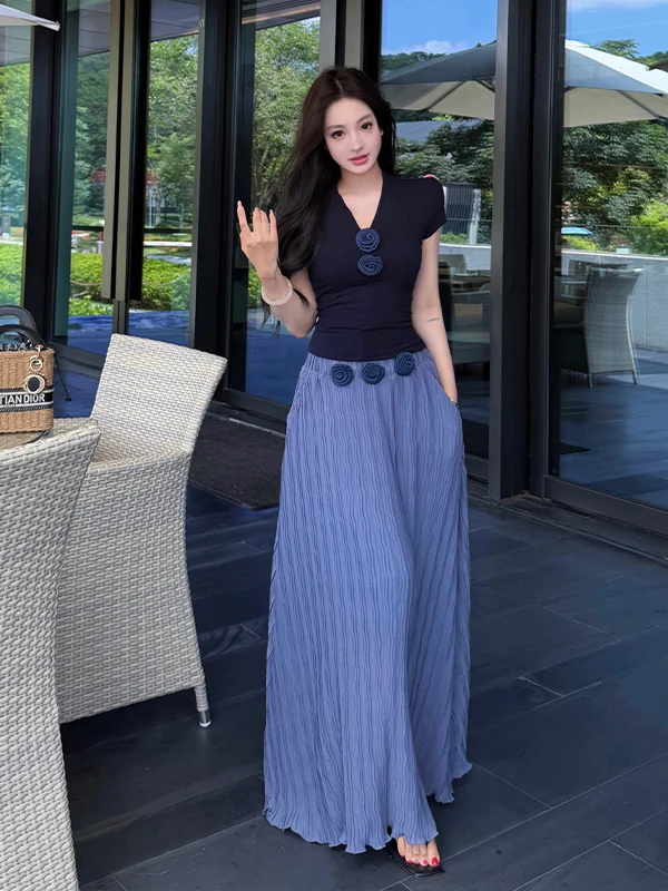 V-Neck Floral Short Sleeve T-Shirt Pleated Half Skirt Two-Piece Set Women Summer New Slimming Elegant Gentle Set High Waist
V-Neck Floral Short Sleeve T-Shirt Pleated Half Skirt Two-Piece Set Women Summer New Slimming Elegant Gentle Set High Waist