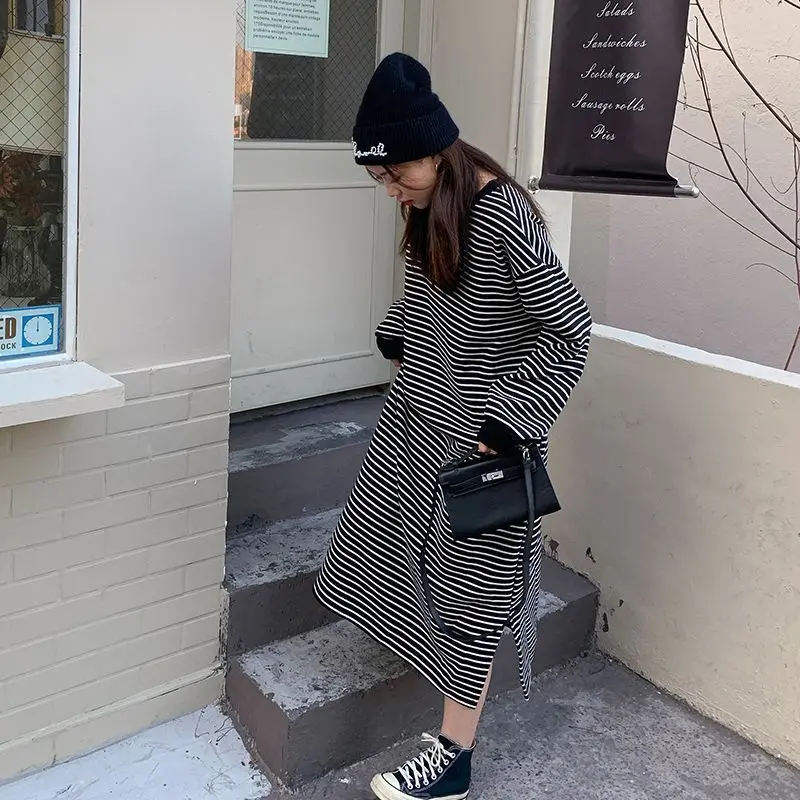 Women's Loose Long Sleeve Dress Autumn Winter New Style Side Slit Stripe Maxi Hoodie Sweet Style Thickened Mid-Length Dress
Women's Loose Long Sleeve Dress Autumn Winter New Style Side Slit Stripe Maxi Hoodie Sweet Style Thickened Mid-Length Dress
