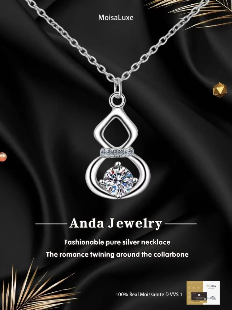 Moissanite Plata Sterling 925 Silver Fashion Exquisite Gourd Neck Chain Four-claw Pendant Necklace GRA Certified
Moissanite Plata Sterling 925 Silver Fashion Exquisite Gourd Neck Chain Four-claw Pendant Necklace GRA Certified