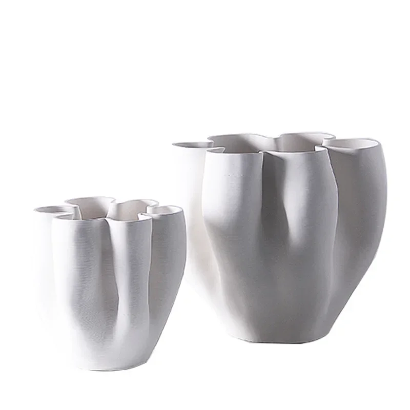 Modern creative 3D ceramic vase, living room flower arrangement, home high-end model room
Modern creative 3D ceramic vase, living room flower arrangement, home high-end model room