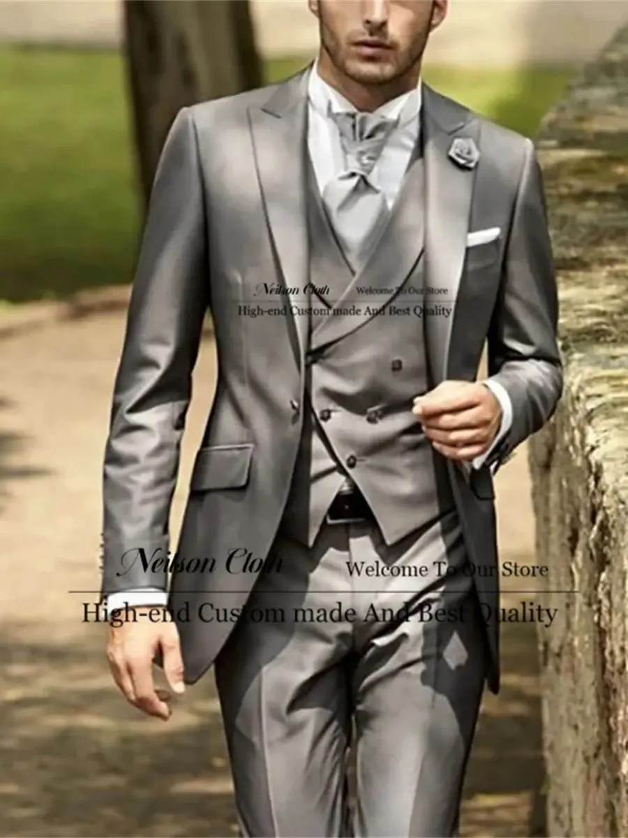 Formal Gray One Button Male Prom Blazers 3 Pieces Sets Peaked Lapel Wedding Suits For Men Slim Fit Groomsmen Terno Masculino
Formal Gray One Button Male Prom Blazers 3 Pieces Sets Peaked Lapel Wedding Suits For Men Slim Fit Groomsmen Terno Masculino