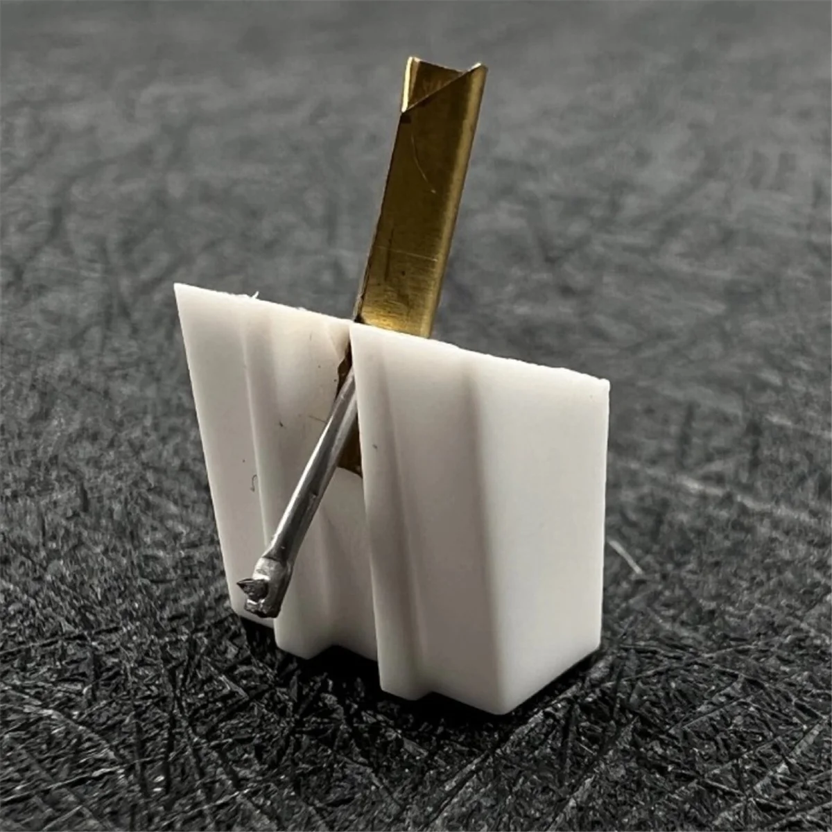 New 3C-Gramophone Turntable Diamond Replacement Stylus for Tenorel N2001 D Pionee PL12D D100 110
New 3C-Gramophone Turntable Diamond Replacement Stylus for Tenorel N2001 D Pionee PL12D D100 110