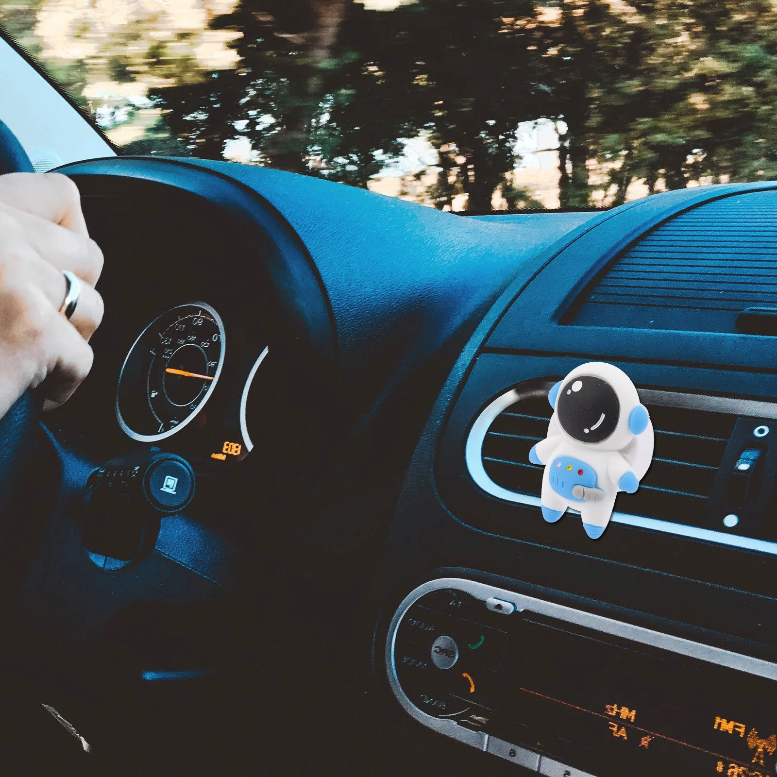 2Sets Car Air Vent Clips Resin Astronaut Pendant Decorative Durable Rotatable Air Conditioning Outlet Car Accessories Supplies
2Sets Car Air Vent Clips Resin Astronaut Pendant Decorative Durable Rotatable Air Conditioning Outlet Car Accessories Supplies