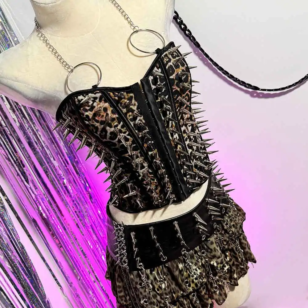 Kawaii Emo Studded Rivet Chain Y2K TOPS Goth Grunge Cyber Glitch Core Gothic O Ring Eco Harajuku Punk Rock E-Girls DIY Hand Made
Kawaii Emo Studded Rivet Chain Y2K TOPS Goth Grunge Cyber Glitch Core Gothic O Ring Eco Harajuku Punk Rock E-Girls DIY Hand Made