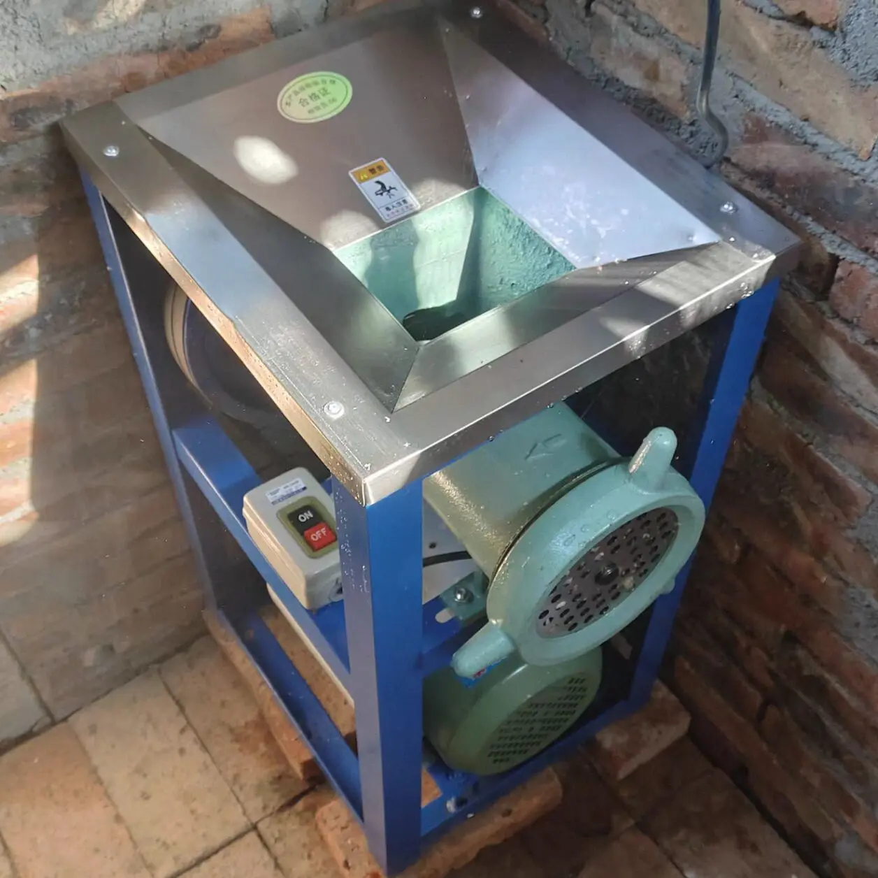 42 Type Commercial Electric Meat Mincer Fish Crushing Machine
42 Type Commercial Electric Meat Mincer Fish Crushing Machine