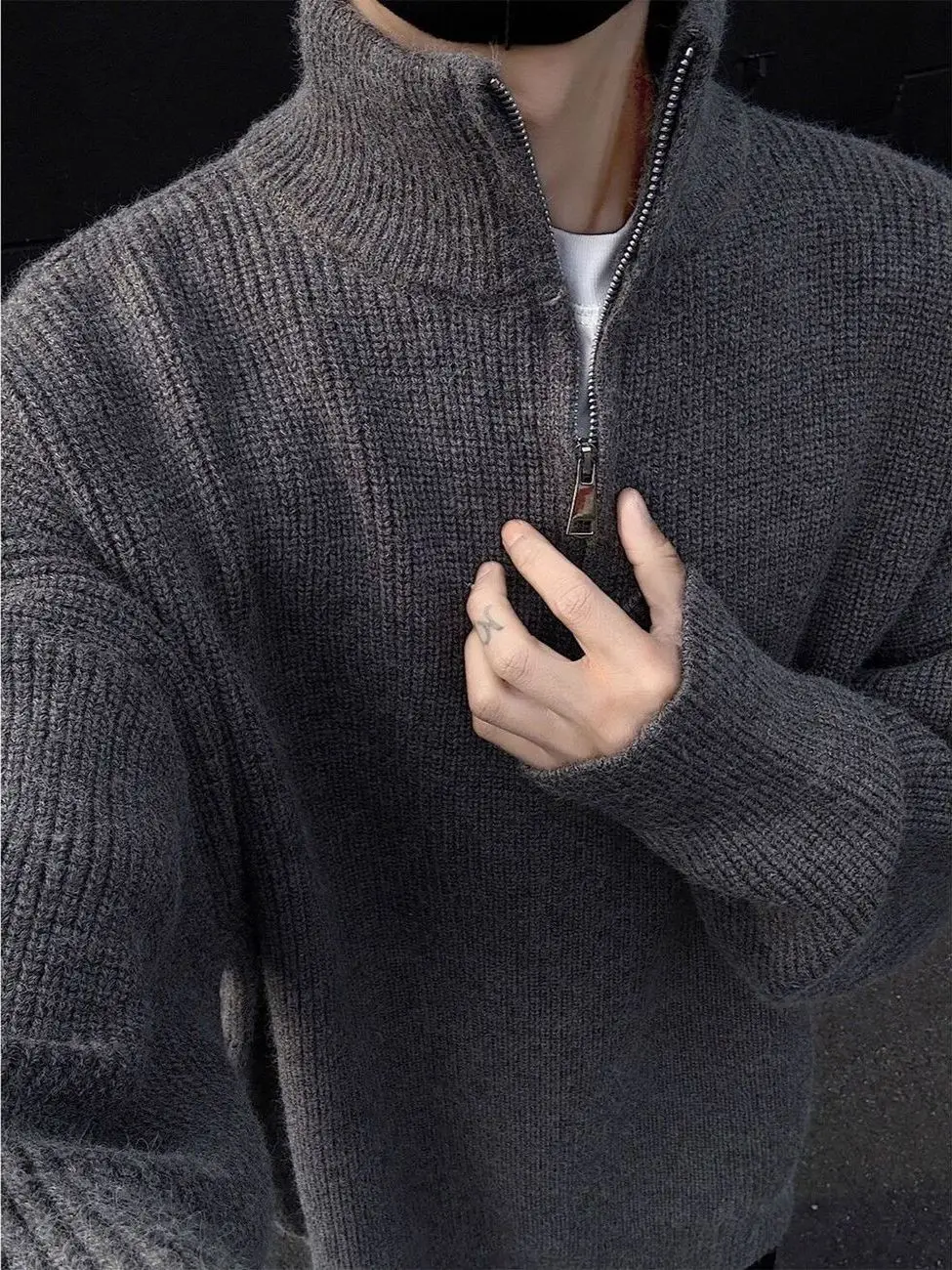 Laid-ba Sle f Zipper Stand Collar Men's Sweater Autumn Winter Korean Trendy Brand Heavyweight Loose Overhead Knitwear
Laid-ba Sle f Zipper Stand Collar Men's Sweater Autumn Winter Korean Trendy Brand Heavyweight Loose Overhead Knitwear