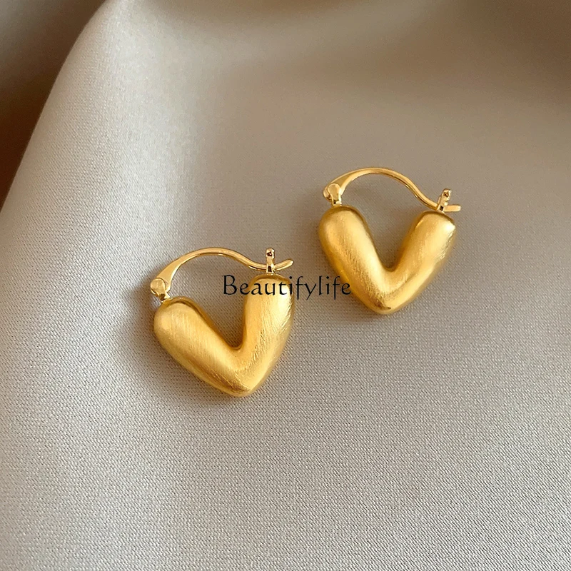 Simple metal brushed temperament love earrings versatile fashion personalized earrings
Simple metal brushed temperament love earrings versatile fashion personalized earrings
