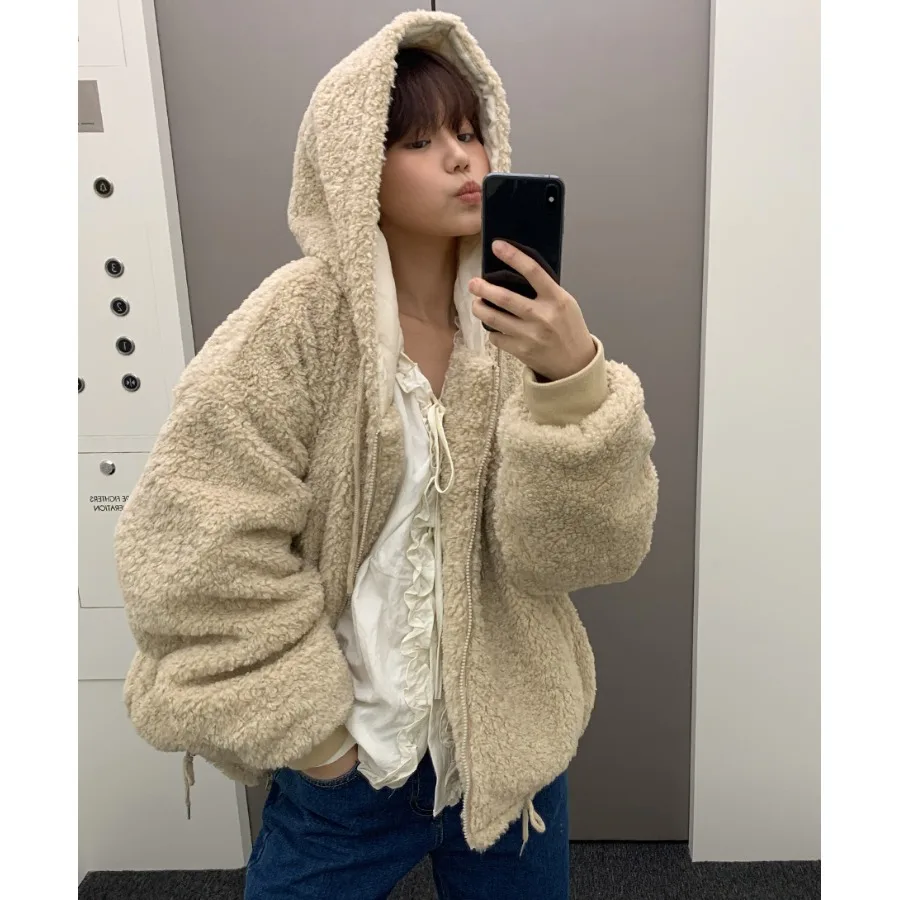 Женская куртка из искусственного меха Тедди, осенне-зимняя теплая повседневная одежда на хлопковой подкладке, длинная све, свободная посадка, удобная верхняя одежда для поездок на работу
Женская куртка из искусственного меха Тедди, осенне-зимняя теплая повседневная одежда на хлопковой подкладке, длинная све, свободная посадка, удобная верхняя одежда для поездок на работу