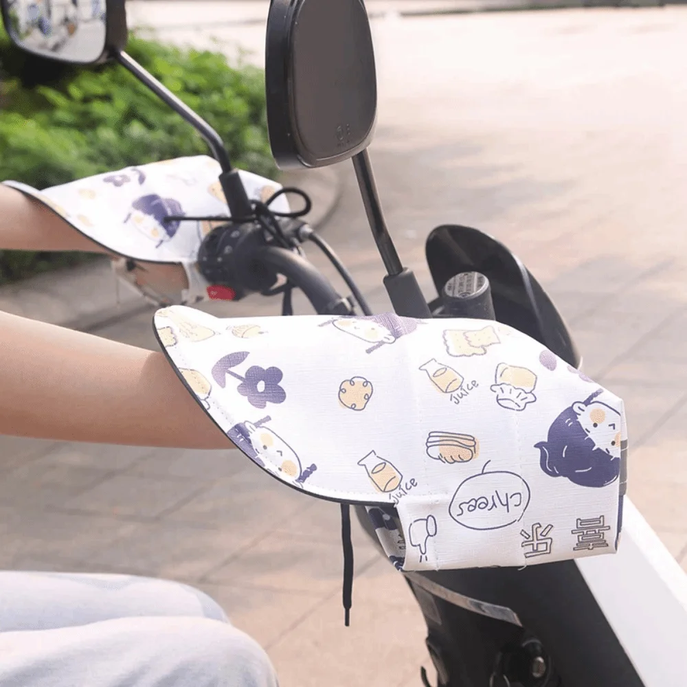 Breathable Motorcycle Handlebar Gloves Waterproof Windproof Scooter Sunshade Cover Sun Protection Universal Handlebar Protector
Breathable Motorcycle Handlebar Gloves Waterproof Windproof Scooter Sunshade Cover Sun Protection Universal Handlebar Protector