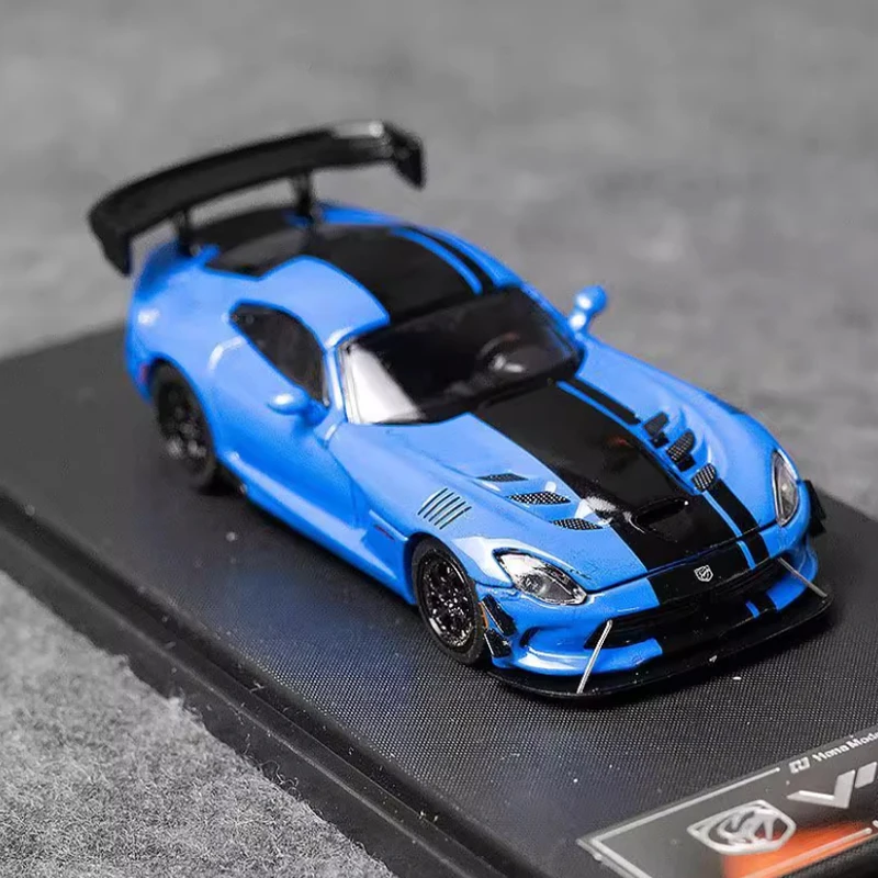Литой под давлением оригинальный масштаб 1:64 Viper ACR, модель из сплава, имитация классического украшения, хобби, сувениры, коллекция подарков, статический дисплей
Литой под давлением оригинальный масштаб 1:64 Viper ACR, модель из сплава, имитация классического украшения, хобби, сувениры, коллекция подарков, статический дисплей