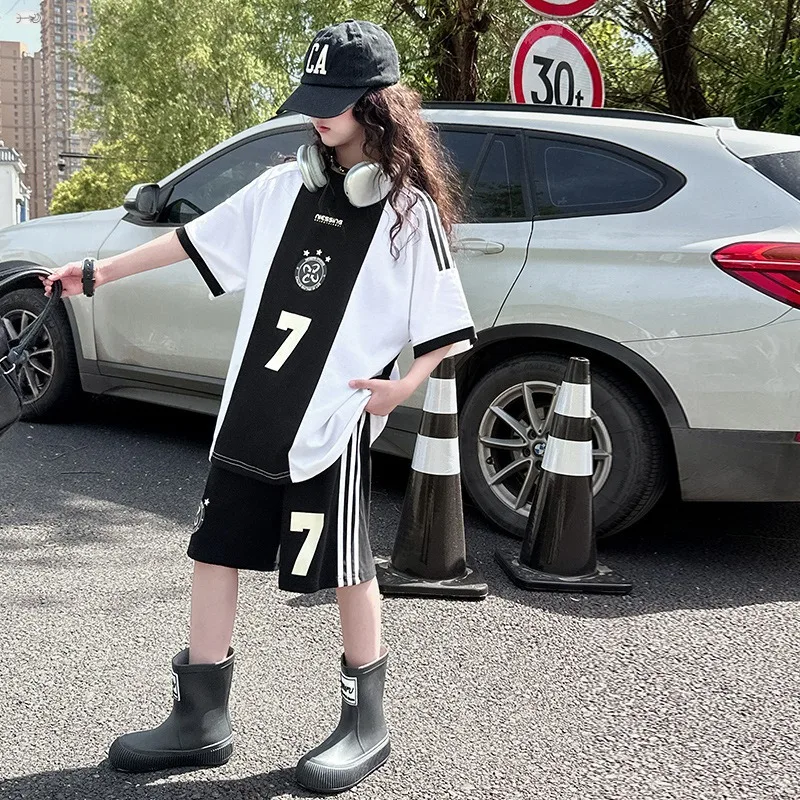 Fashionable and Cool Girls' Sports Suit Summer Korean Version Short Sleeved Shorts Basketball Sports Shirt Personalized Clothing
Fashionable and Cool Girls' Sports Suit Summer Korean Version Short Sleeved Shorts Basketball Sports Shirt Personalized Clothing
