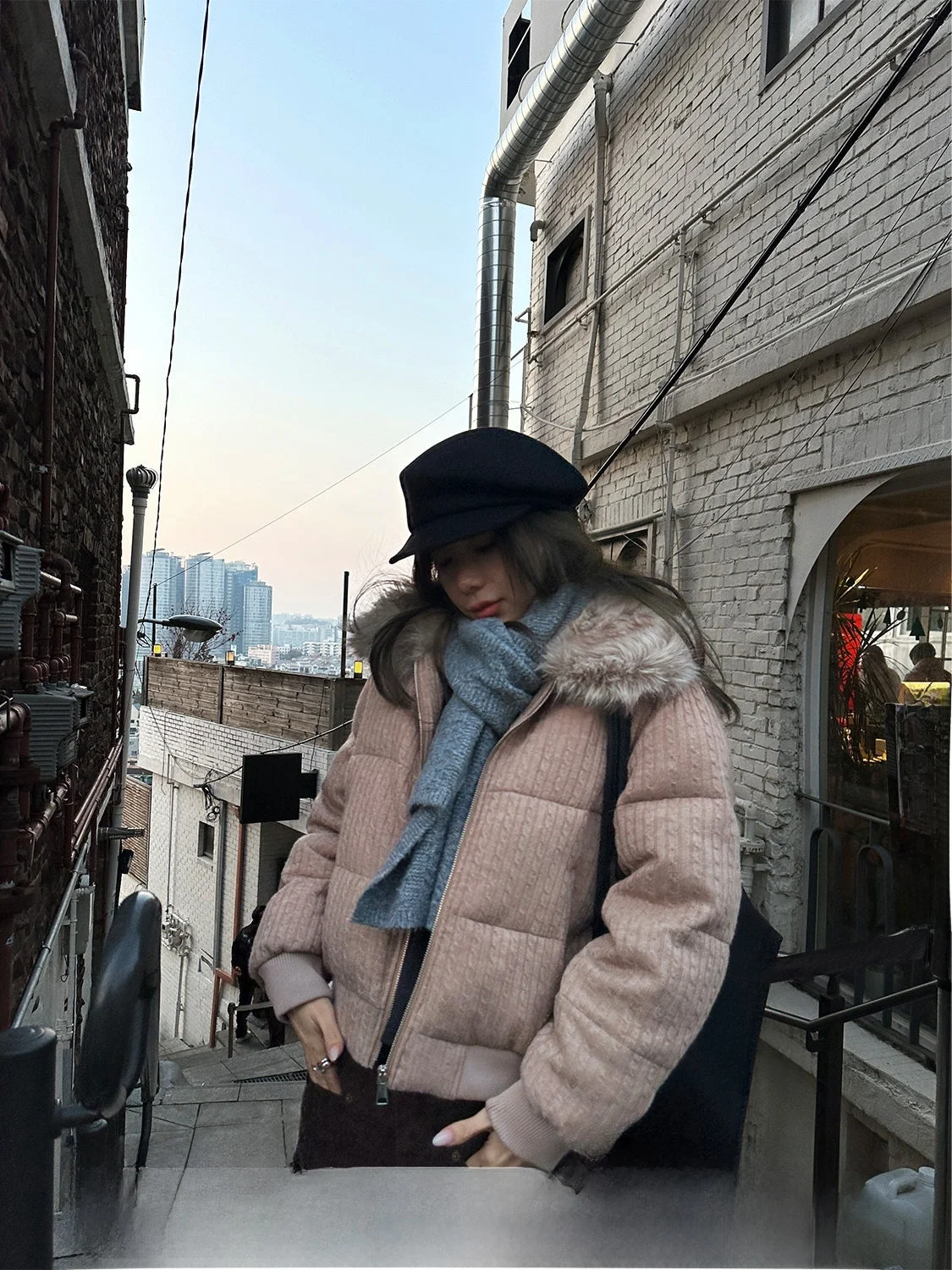D YANGJUN Winter Thickened Short Cotton Jacket Women's Stylish Fur Collar Coat Commute Style Regular Sleeve Long Zipper
D YANGJUN Winter Thickened Short Cotton Jacket Women's Stylish Fur Collar Coat Commute Style Regular Sleeve Long Zipper